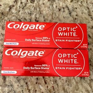 2 Colgate Optic White Stain Fighter Whitening Toothpaste, Clean Mint 4.2 Oz each